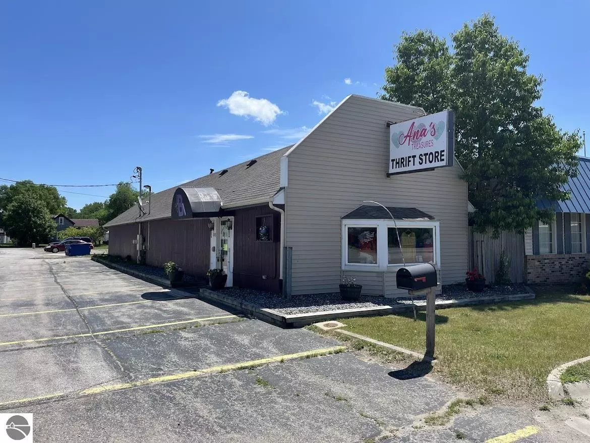 Standish, MI 48658,315 S Main Street