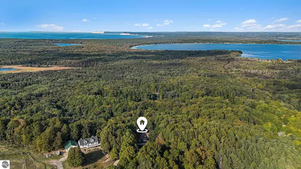 Beulah, MI 49617,3190 Lakeview Drive