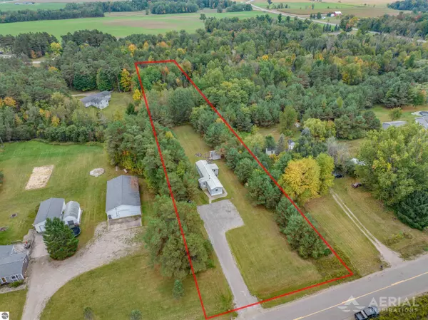 358 E Esmond Road, Rose City, MI 48654
