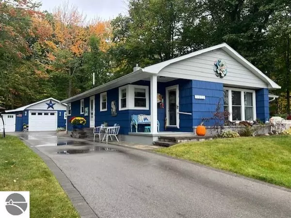 1522 Douglas Drive, Tawas City, MI 48730