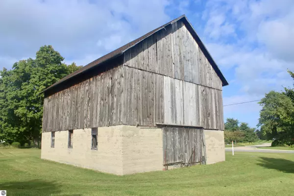 12833 McLachlan Road, Kewadin, MI 49648