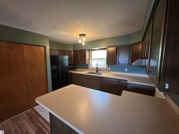 Clare, MI 48617,319 Forest Avenue