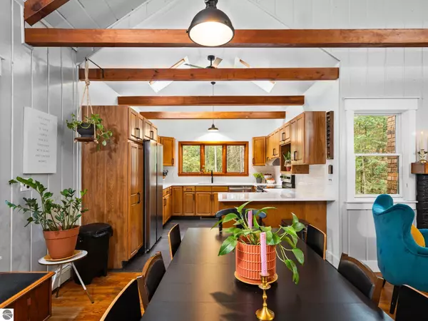 Fife Lake, MI 49633-9611,11703 East Drive