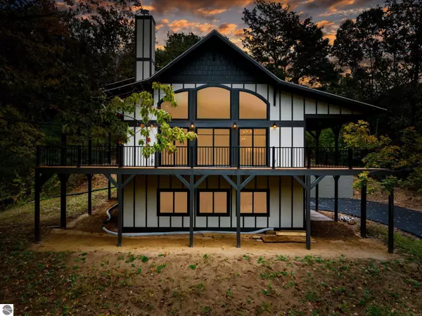 4099 S Sugar Loaf Mountain Road, Cedar, MI 49621