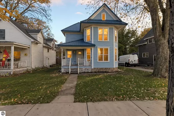 117 E Wright Avenue, Shepherd, MI 48883