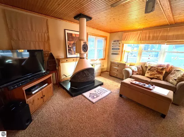 Roscommon, MI 48653,340 Lone Pine Drive