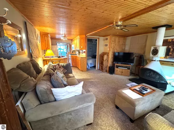 Roscommon, MI 48653,340 Lone Pine Drive