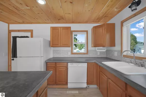 Cadillac, MI 49601,1402 Chestnut Street