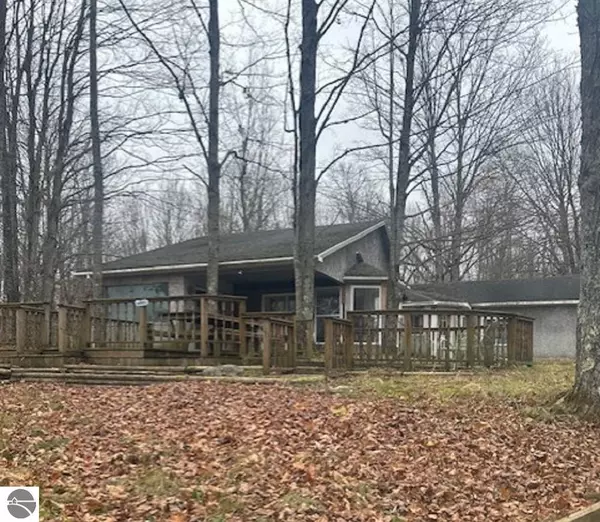 10763 Aylsworth Road, Beulah, MI 49617