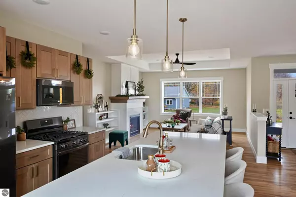 Traverse City, MI 49696,1546 Oban Way