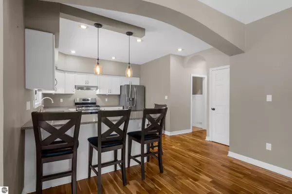 Traverse City, MI 49685,5432 Ravenhurst Drive