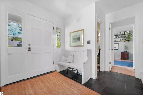 Traverse City, MI 49686,1310 Peninsula Court