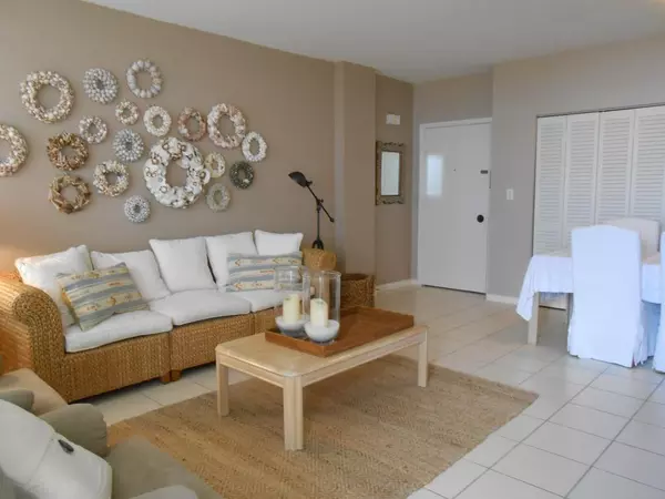 Marco Island, FL 34145,240 SEAVIEW COURT #502