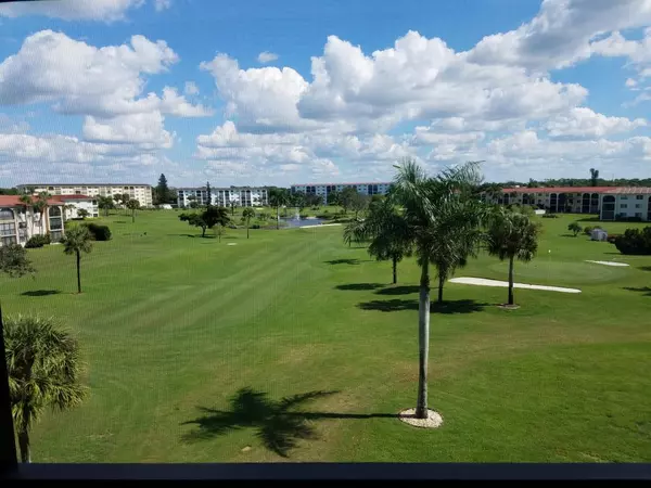 1 HIGH POINT W CIRCLE #401, Naples, FL 34103