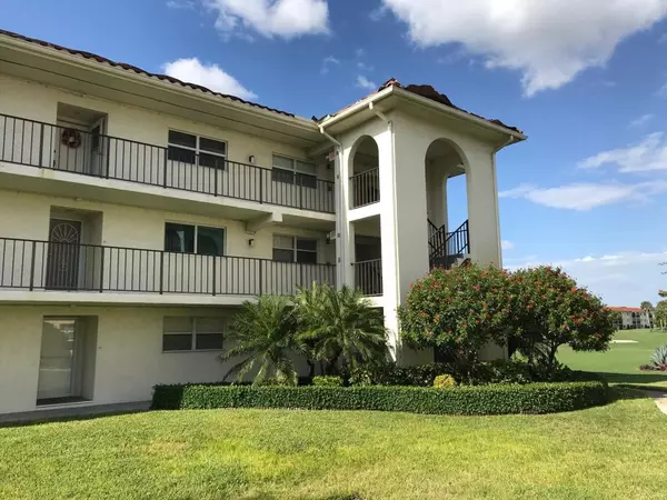 49 S HIGH POINT CIRCLE #210, Naples, FL 34103