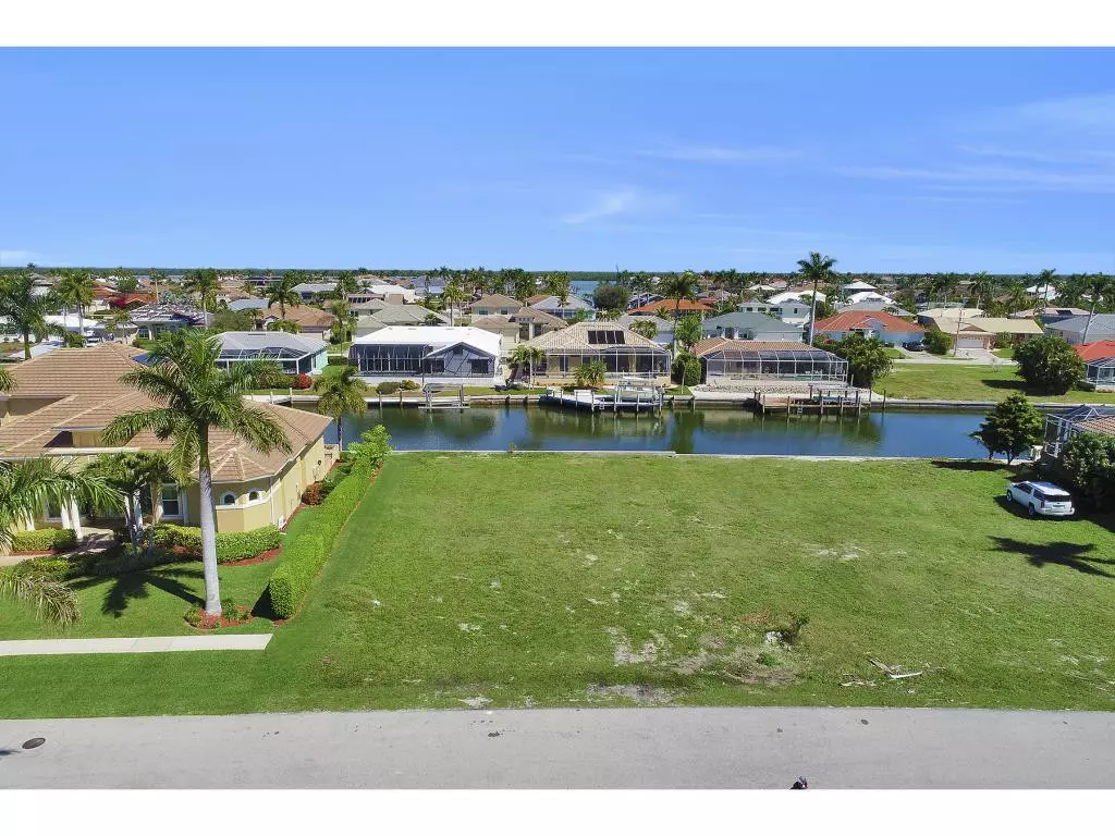 Marco Island, FL 34145,223 SEAHORSE COURT