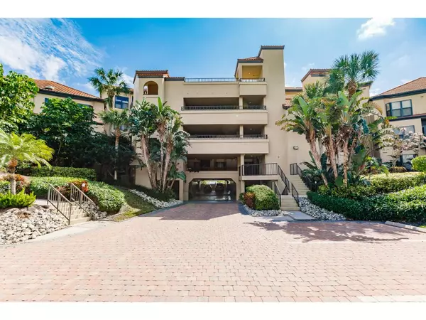 321 LA PENINSULA BOULEVARD #321, Naples, FL 34113