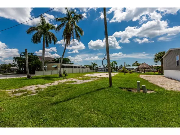 Goodland, FL 34140,608 SUNSET COURT