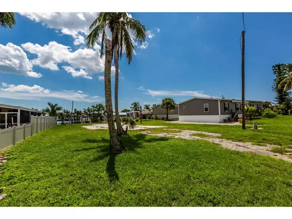 Goodland, FL 34140,608 SUNSET COURT