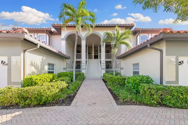 215 WATERSIDE #202, Marco Island, FL 34145