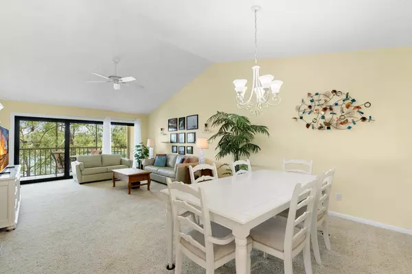 Naples, FL 34112,5784 DEAUVILLE CIRCLE #B-307