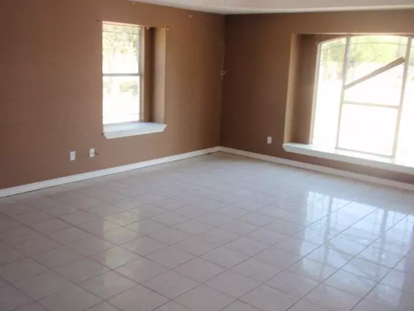 Mission, TX 78574,1608 S View LN