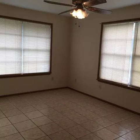 Elsa, TX 78543,107 Ciro Caceres AVE