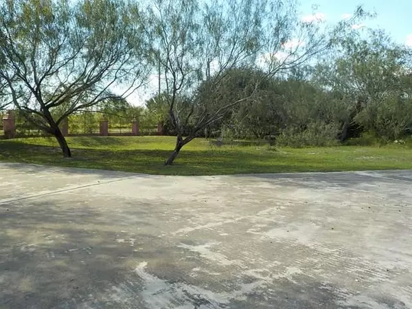 Edinburg, TX 78542,5204 Prairie LN