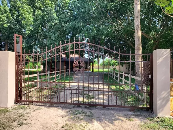 Weslaco, TX 78599,513 Grove CIR