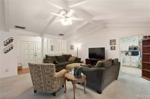 Mcallen, TX 78501,106 W Iris AVE