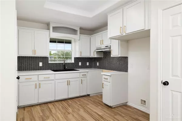 Donna, TX 78537,406 Chile Pequin DR