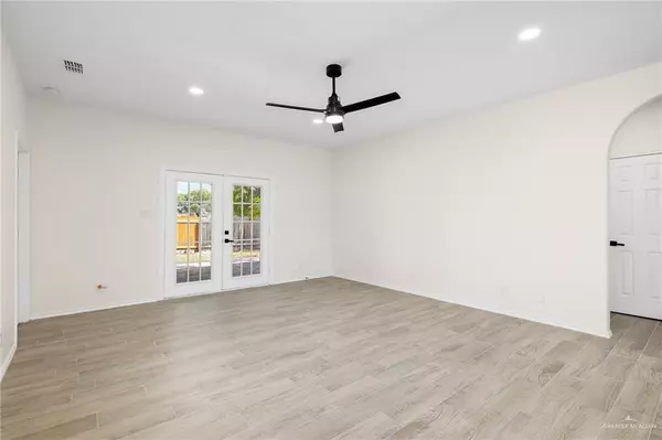 Mcallen, TX 78504,7312 N 26th ST