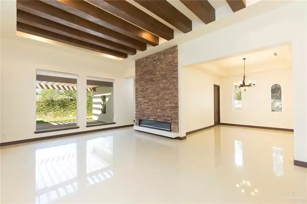 Mission, TX 78572,523 Rio Grande DR