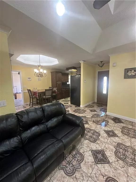 Palmview, TX 78572,702 Azucenas ST