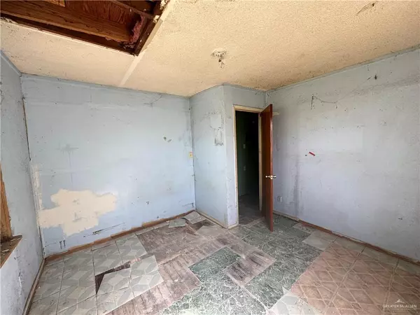 Weslaco, TX 78599,2522 North LN