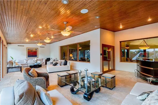 Mcallen, TX 78501,2415 N Park Valley ST