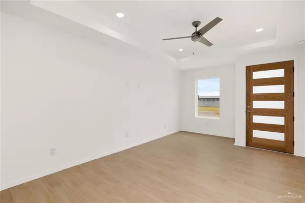 Mission, TX 78572,1527 W B ST