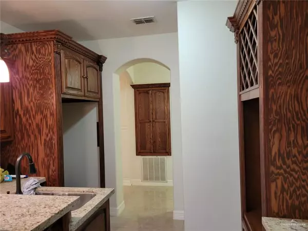 La Joya, TX 78560,406 S Coyote AVE