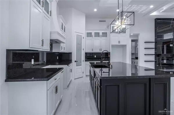 Mission, TX 78574,3004 Silver Oak AVE