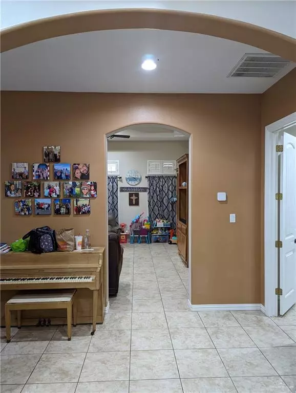 Edinburg, TX 78539,2721 Hylton AVE