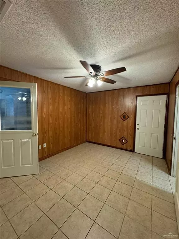 Edinburg, TX 78539,907 S 5th AVE