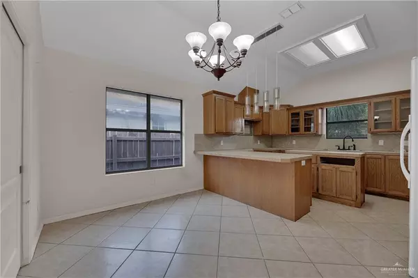 Mission, TX 78572,1218 Laredo ST