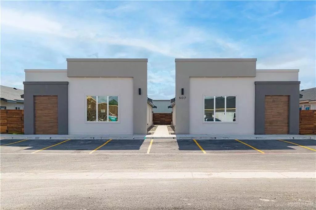 Weslaco, TX 78596,501 Coves LN #4