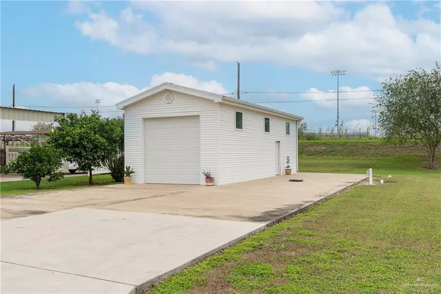 712 E Palmera DR, La Feria, TX 78559