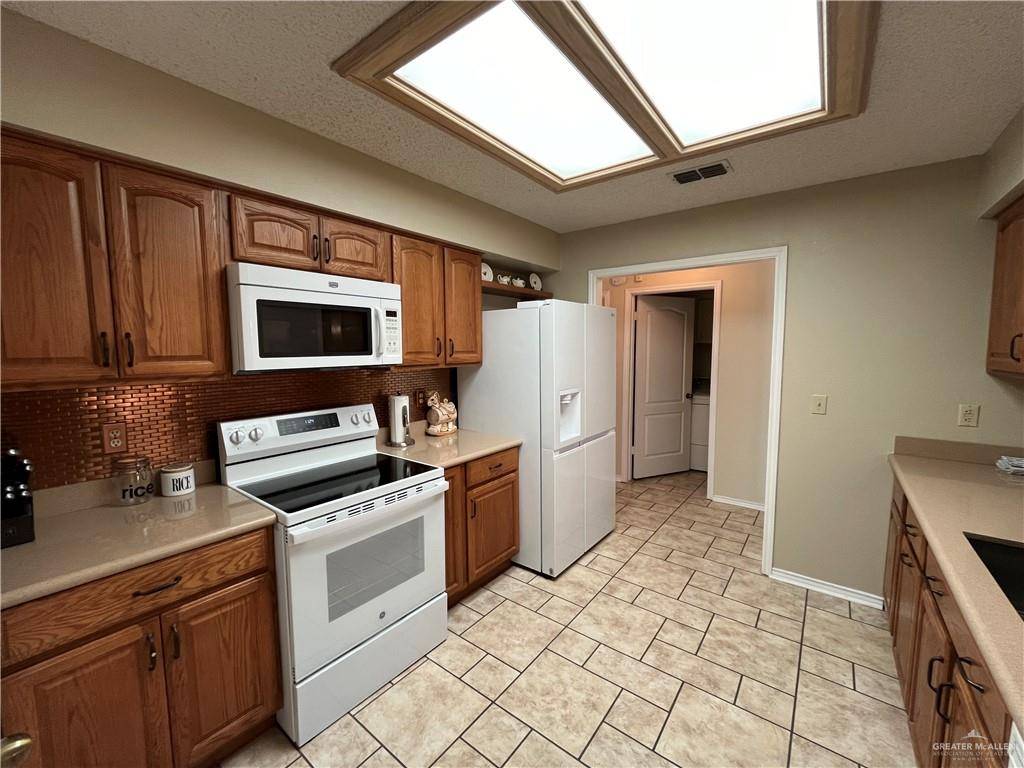 Alamo, TX 78516,335 Karen DR