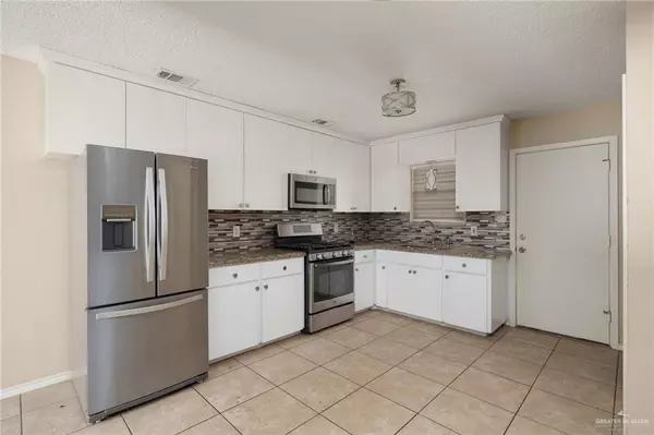 Palmview, TX 78572,305 Silverado DR W