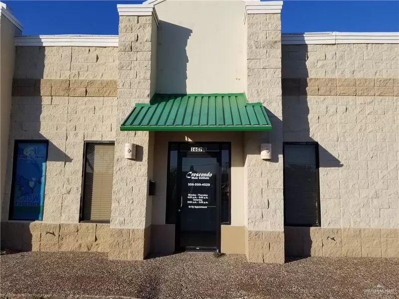 1607 E Griffin Pkwy #B, Mission, TX 78572