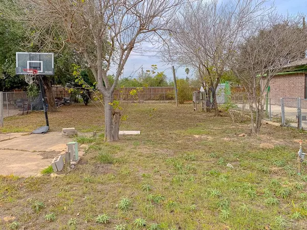 1403 W Ray CIR,  Mission,  TX 78572