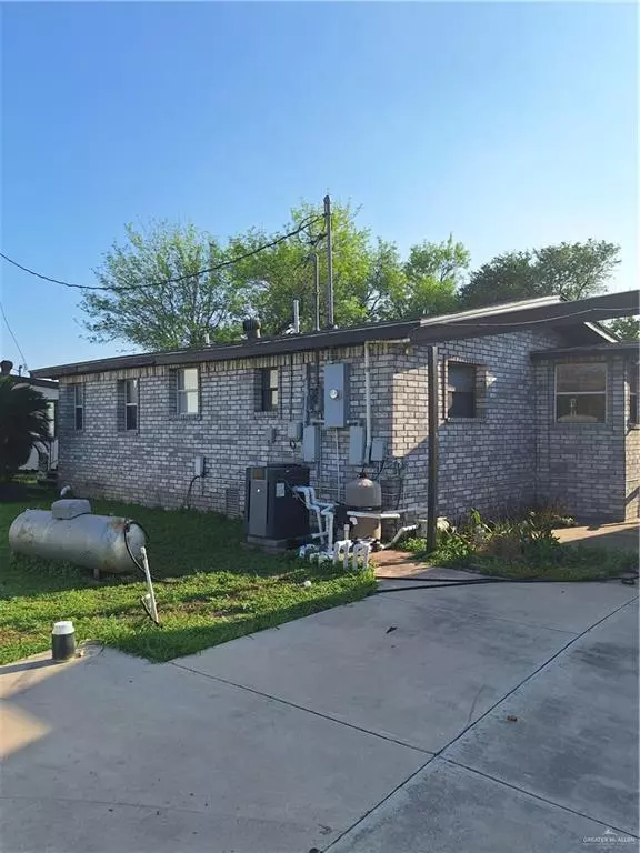 Donna, TX 78537,1052 S Sunset DR