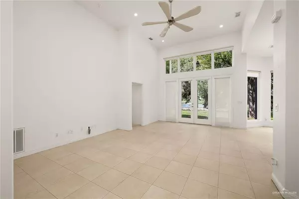 Weslaco, TX 78596,1941 Lion Lake DR S